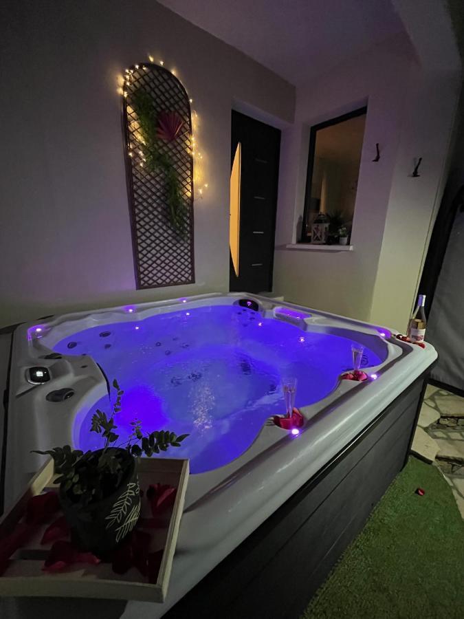 Chambre Au Calme Avec Spa Privatif Gratuit Sud Aveyron Les Palmiers Des Causses Saint-Rome-de-Tarn Exteriér fotografie