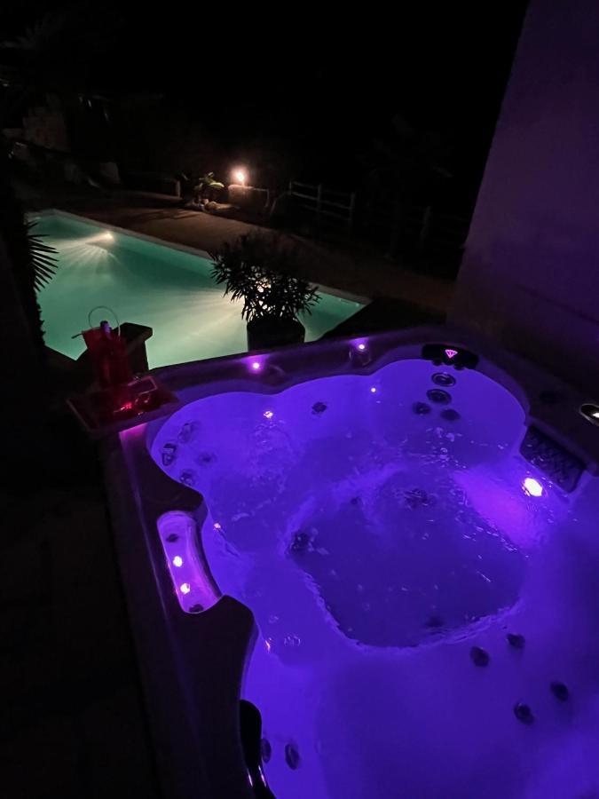 Chambre Au Calme Avec Spa Privatif Gratuit Sud Aveyron Les Palmiers Des Causses Saint-Rome-de-Tarn Exteriér fotografie